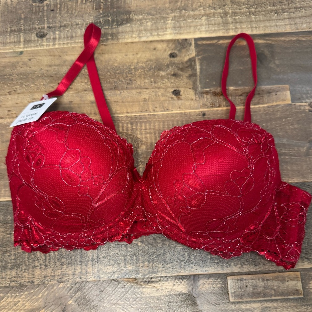 Ready Or Not Lace Push Up Bra - Red
Size: 34C